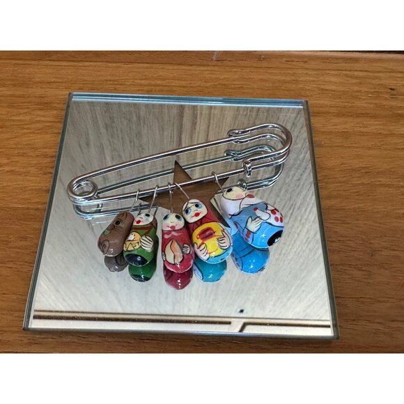 Mini Ukranian Matryoshka Dolls Pin Decor Jewelry - Picture 1 of 3